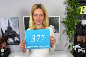 Sophia Veller – süße blonde Schlampe macht das Beste aus einem Casting Fuck – E377